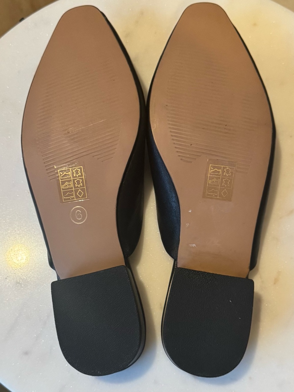 42 Gold Black Leather Slip-On Flat Mules - Picture 5 of 7